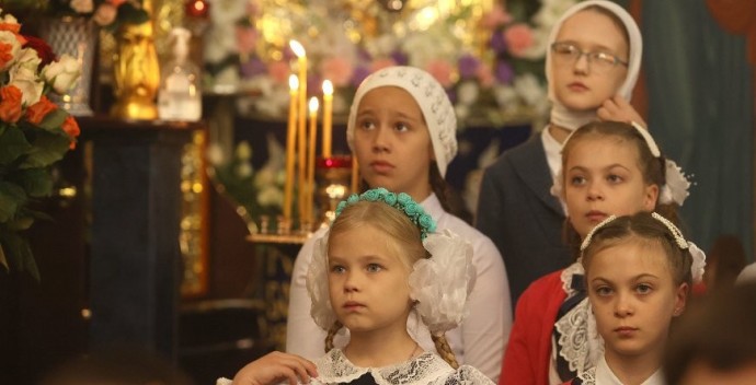 Православные верующие празднуют Рождество Пресвятой Богородицы