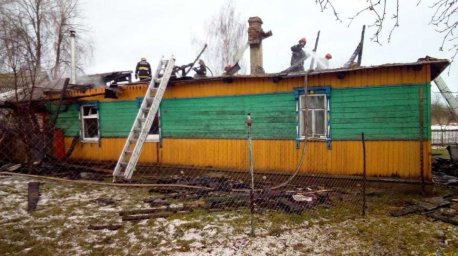 Десятиклассник вывел свою 80-летнюю бабушку из горящего дома в Оршанском районе